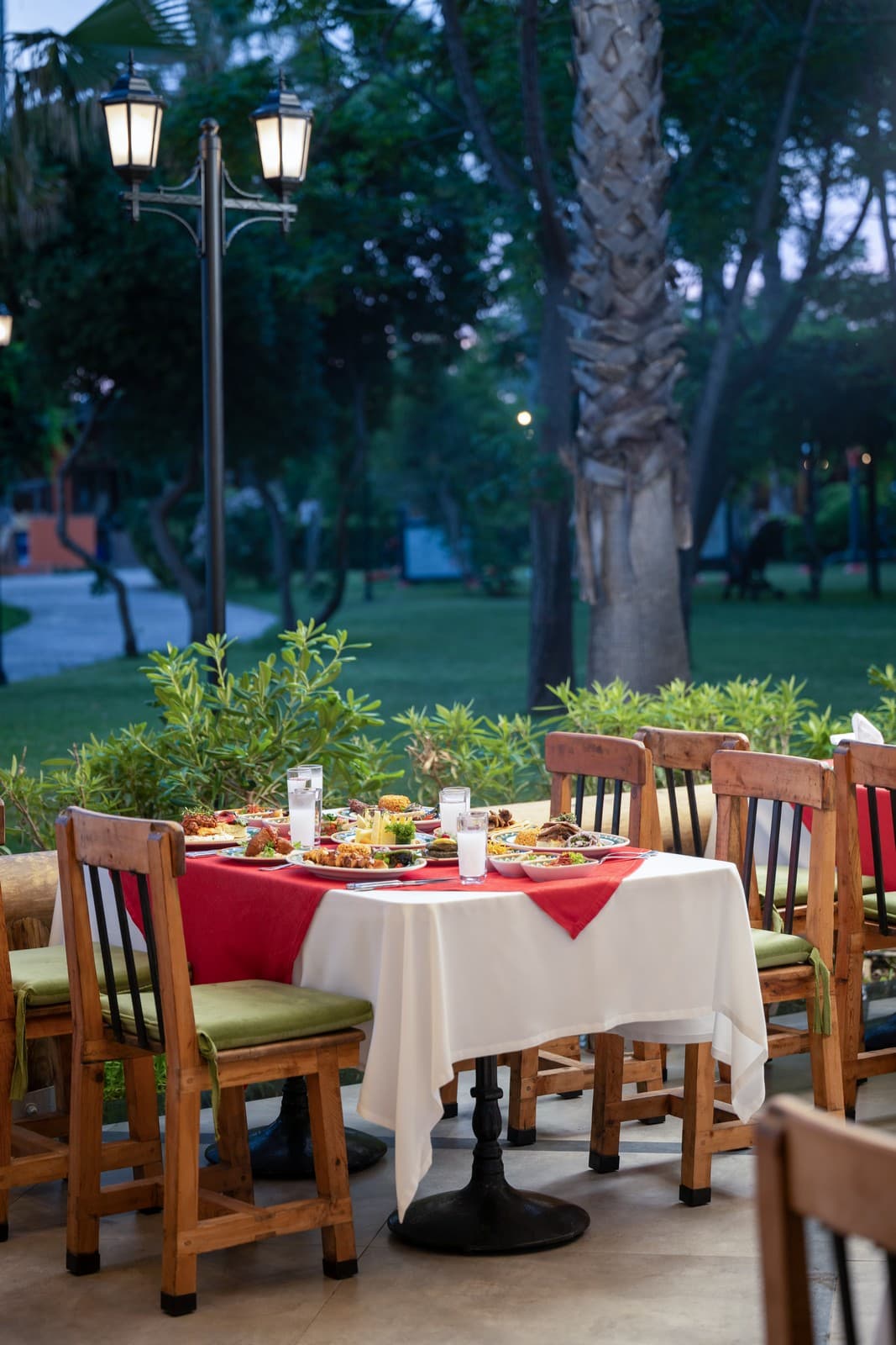 RESTAURANT & BAR