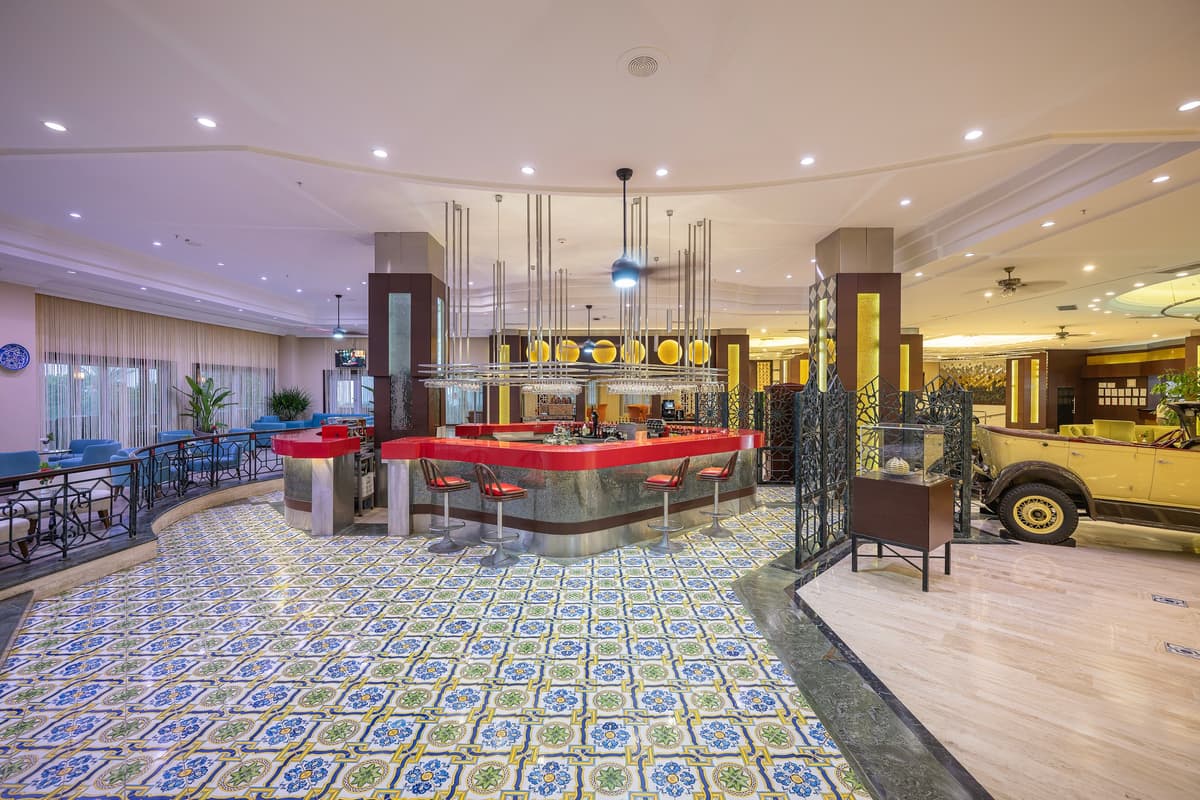 Lobby Bar