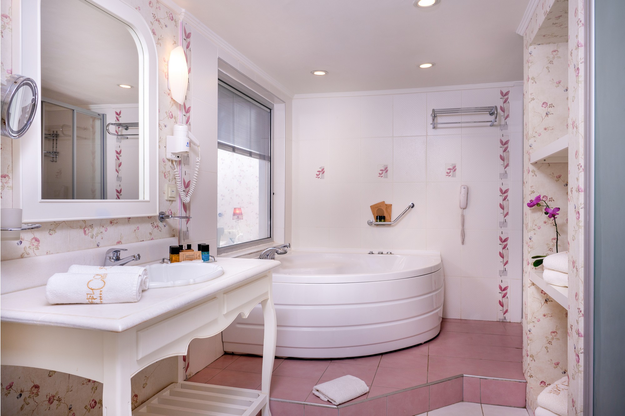 Honeymoon Laura Ashley Zimmer 4